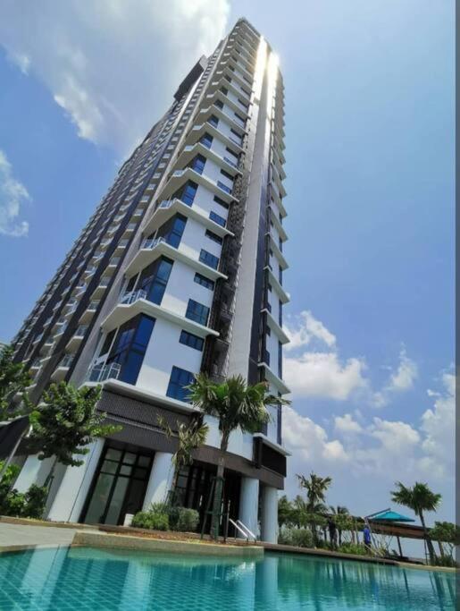 #3113 Almas 2pax Cozy Neflix 100mbps Bystay Apartment *